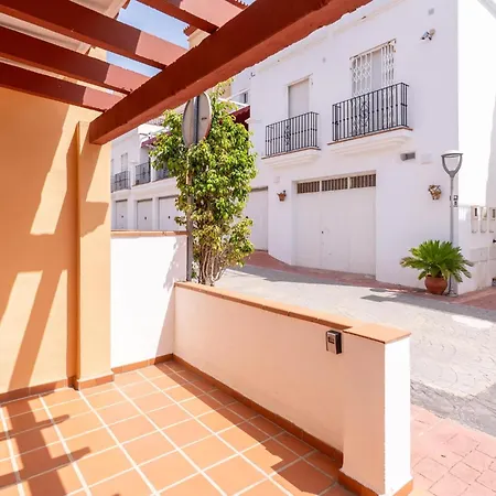 3 Bedrooms In Townhouse Near Burriana נרחה